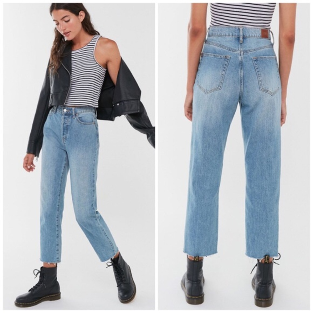 BDG Urban Outfitters High Waisted Slim Straight Light Raw Hem 90s Denim Jeans 26